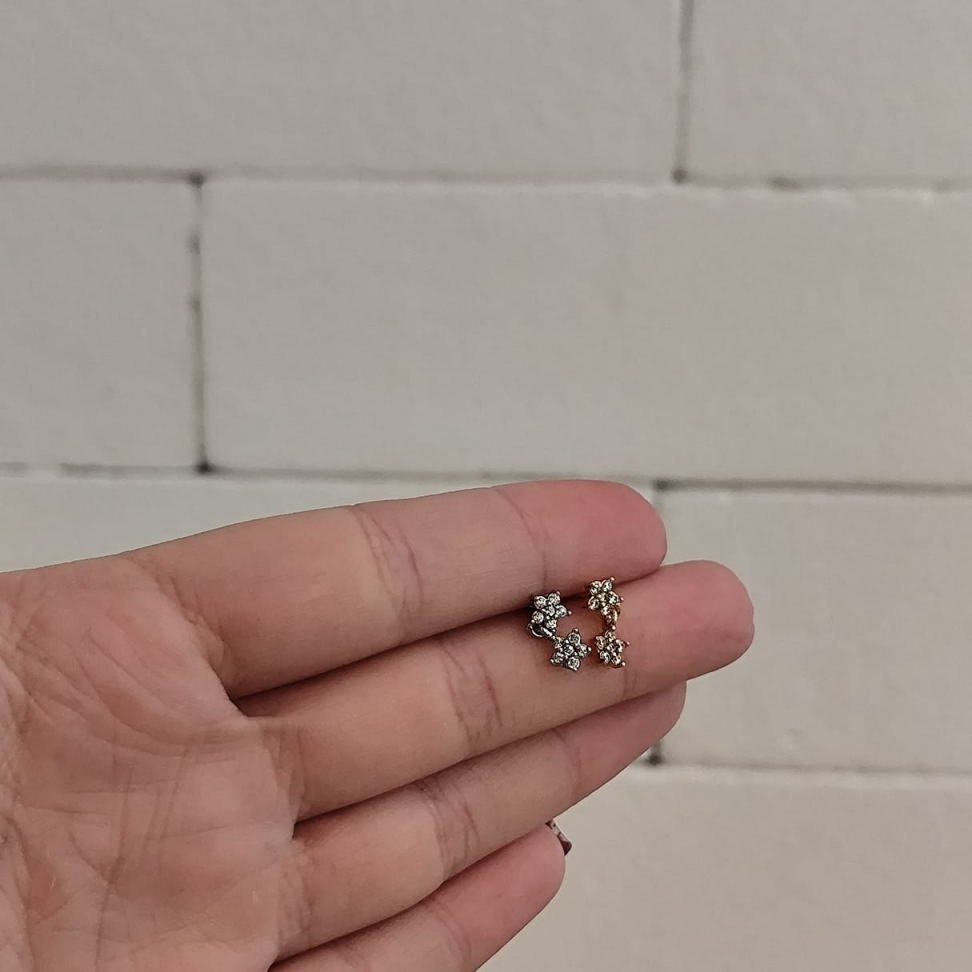 Piercing Pingente Flor Cravejada