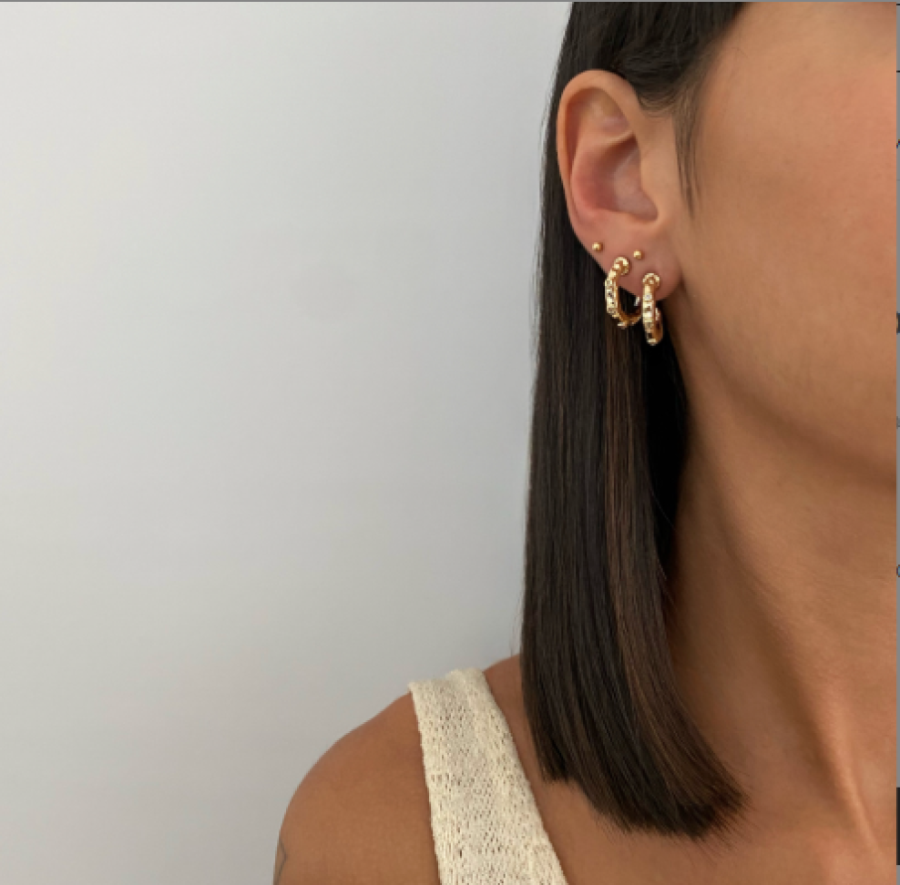 Brinco Argola Orgânica Com Zircônias P