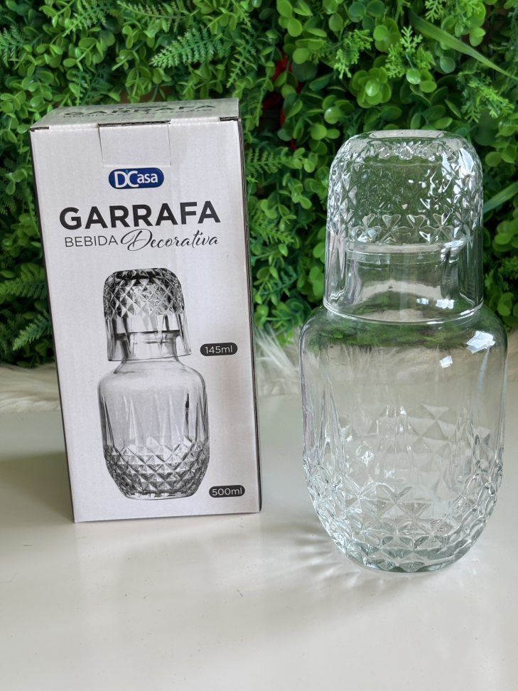 Garrafa 500ML e um copo ( moringa)