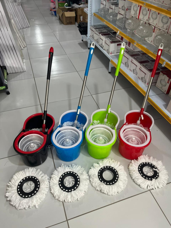 MOP GIRATÓRIO - CAPACIDADE: 13L (4 CORES) - ACOMPANHA 2 REFIS