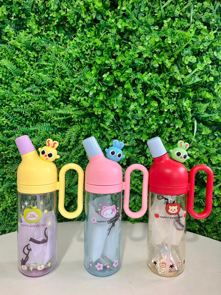 GARRAFA DE PLÁSTICO DECORADA - CAPACIDADE: 800 ML