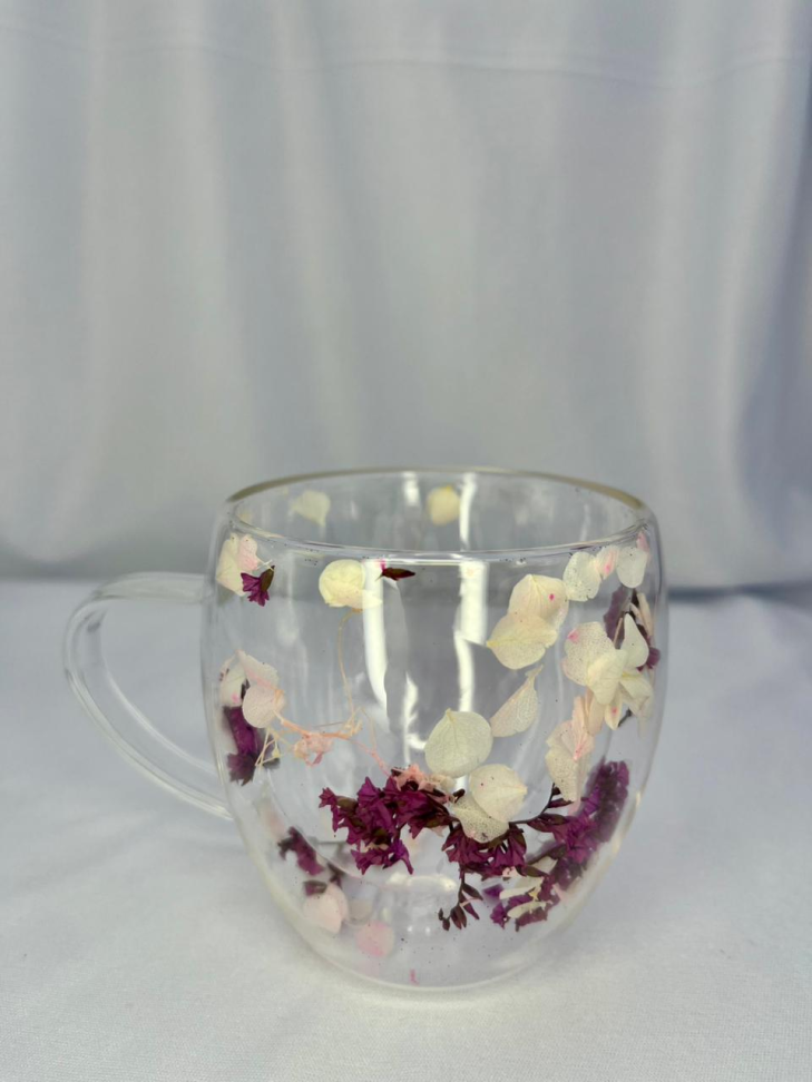 CANECA EM VIDRO BOROSSILICATO COM PAREDE DUPLA E FLORES SECAS - 250 ML - #7
