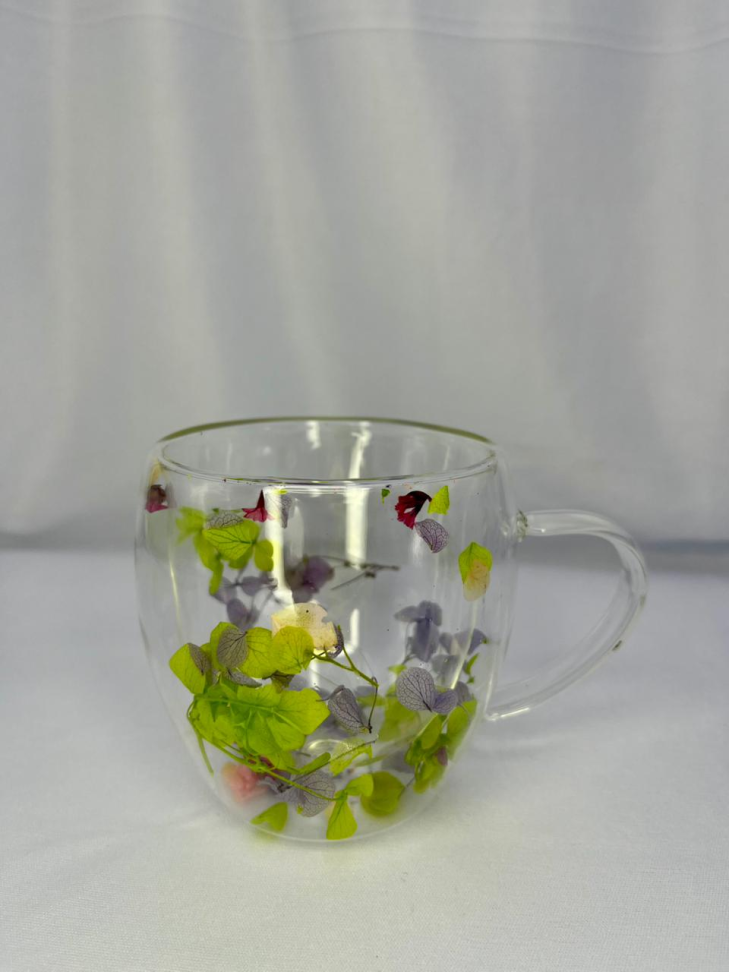 CANECA EM VIDRO BOROSSILICATO COM PAREDE DUPLA E FLORES SECAS - 250 ML - #6
