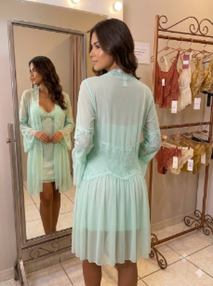 Robe de tule e renda