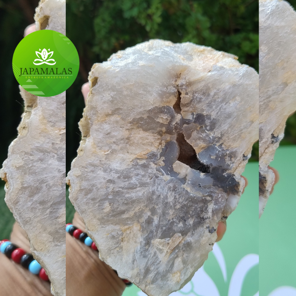 Pedra Decorativa Quartzo Hialino com Formação de Calcedônia/Ágata