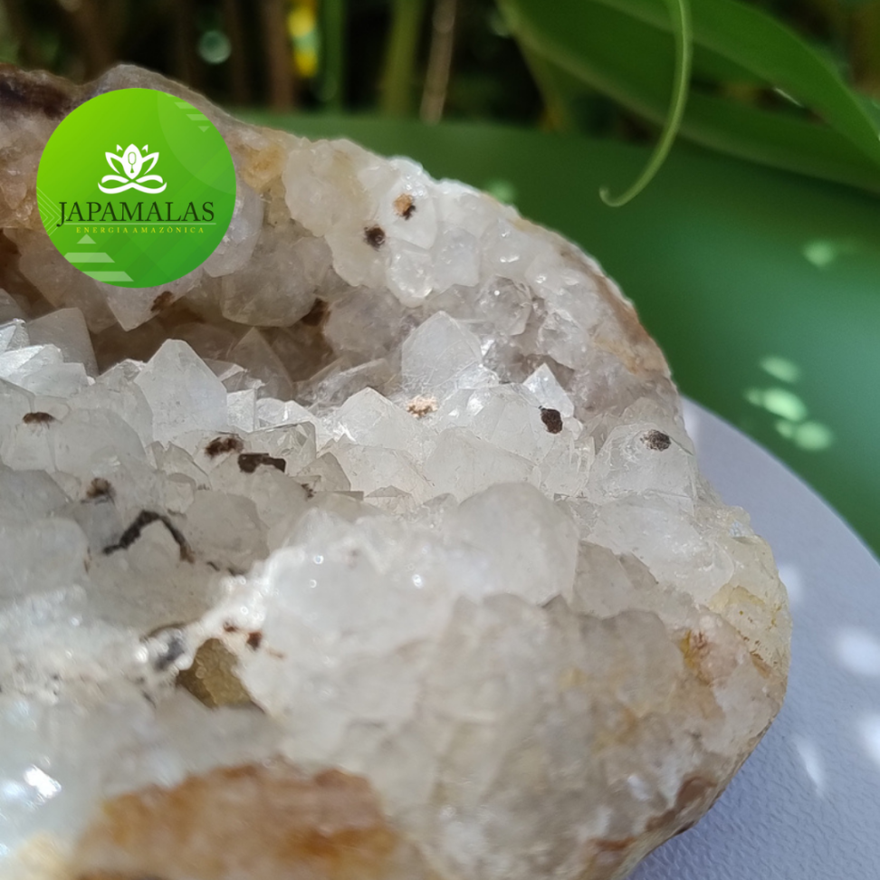 Geodo Natural de Ágata com Cristalização de Quartzo