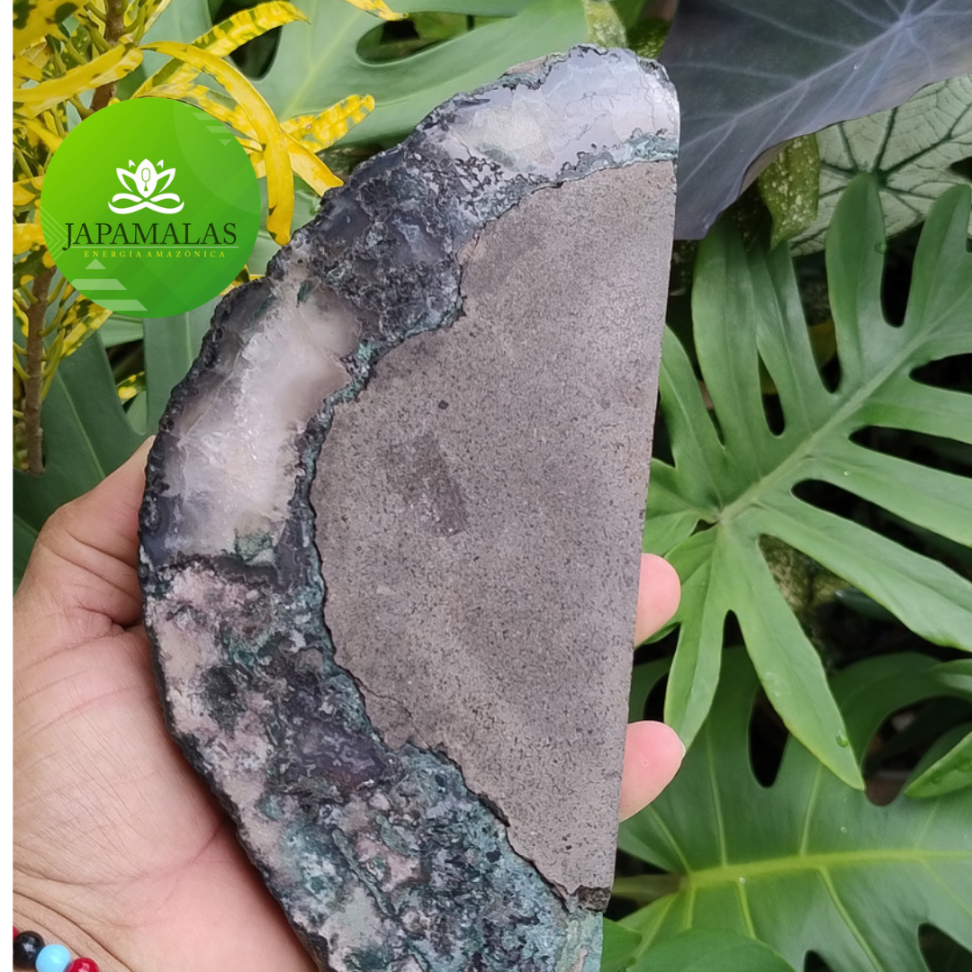 Pedra Decorativa Ametista com Base Serrada - #4