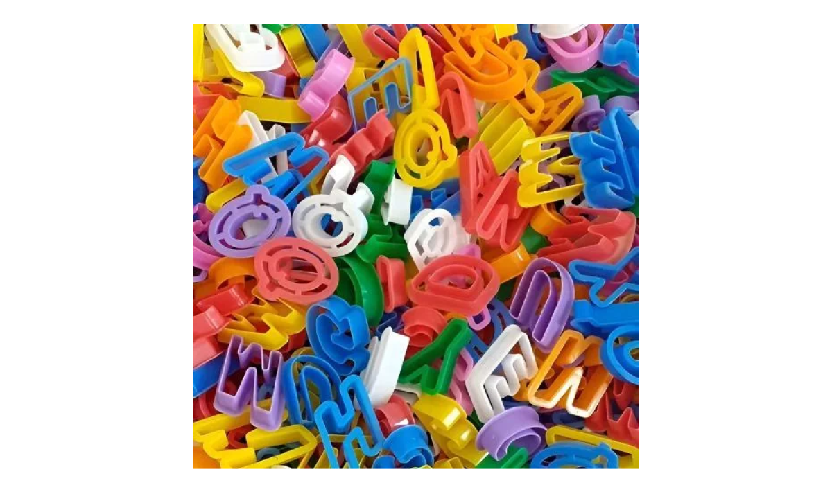 Forminhas De Massinha Letras Alfabeto C/100 Pçs Cor Colorido