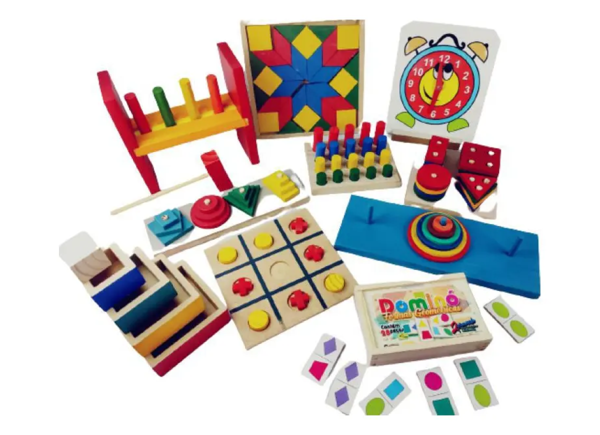 Baú Pedagógico Zaramela Brinquedos Em Madeira Com 10 Jogos Infantis 50x32cm