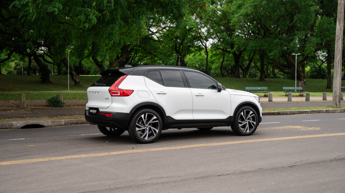 VOLVO XC40 1.5 T5 RECHARGE R-DESIGN GEARTRONIC - #2