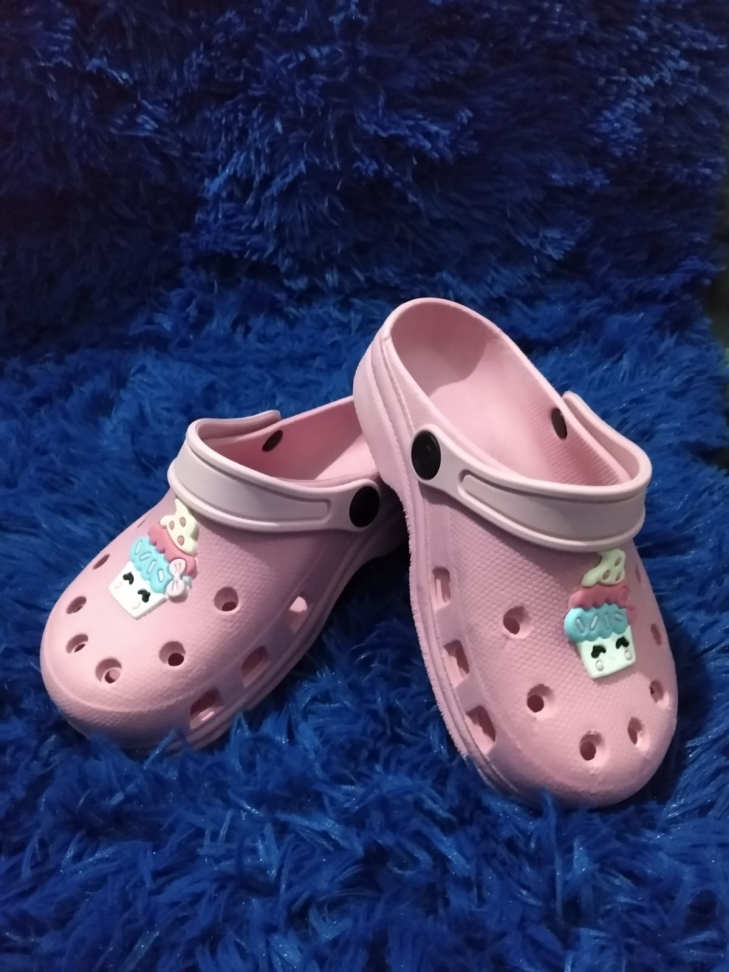 Crocs cupcake rosa bebê