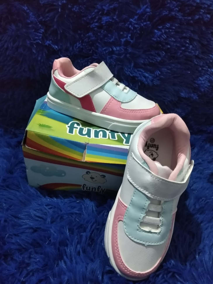 Tênis da Guid's baby menina - branco, rosa bebê e azul bebê
