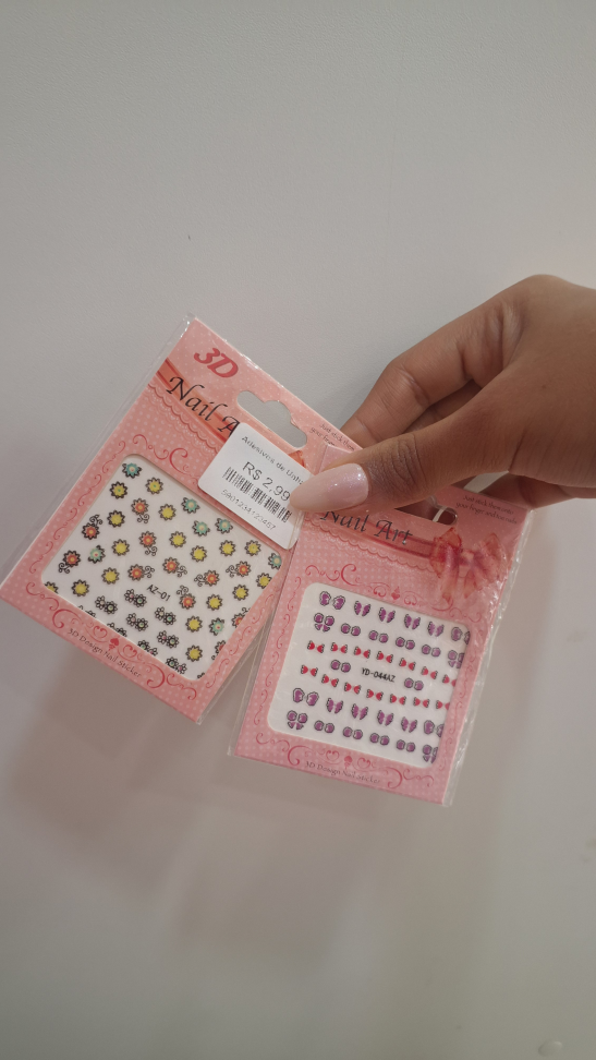 Adesivos de unhas