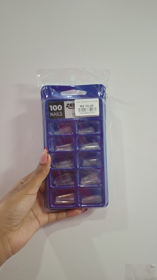 Unhas tips meia lua Zem