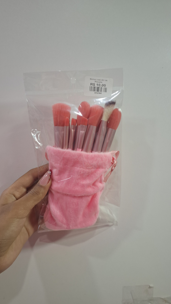 Bolsa com kit de pincéis