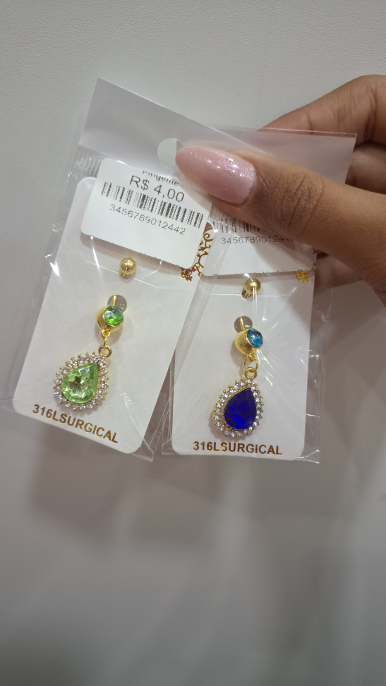 Piercing de umbigo com pingente