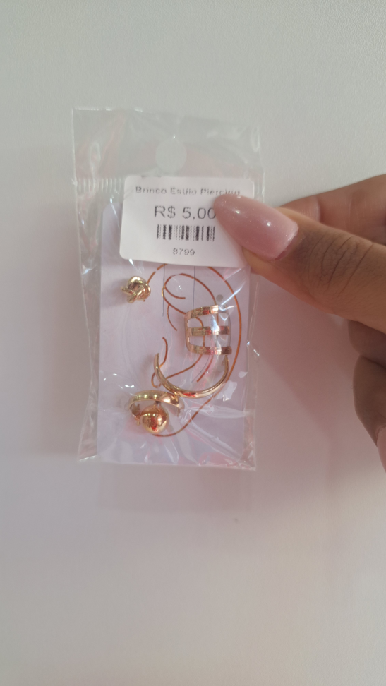 Brinco estilo piercing