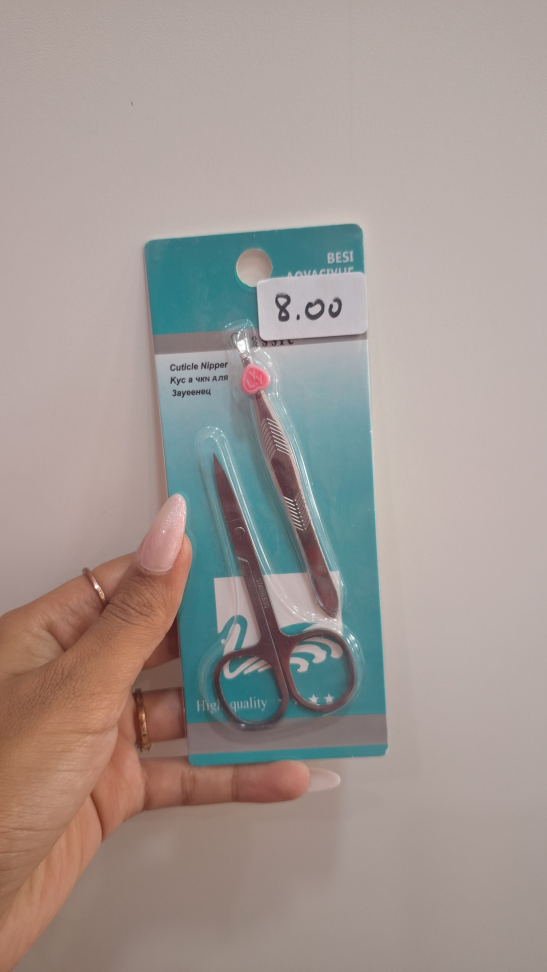 Kit tesourinha e pinça