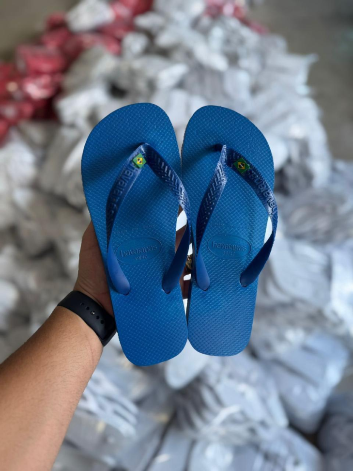 Sandália Havaianas com bandeira