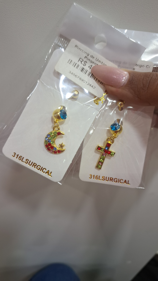 Piercing de umbigo com pingente