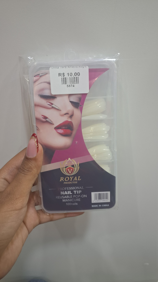 Unhas tips leitosa stiletto royal