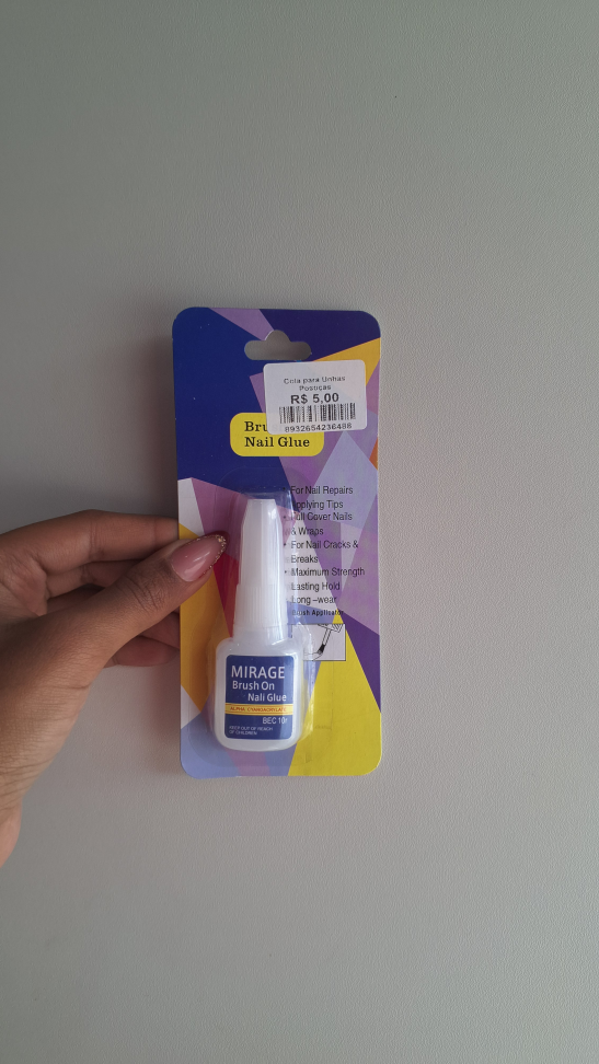 Cola para unhas postiças
