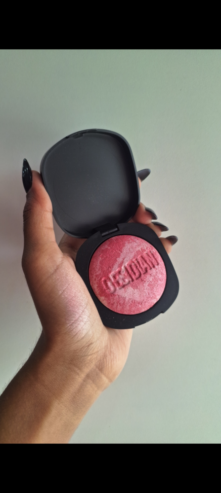 Blush obsidian Veleid Woman