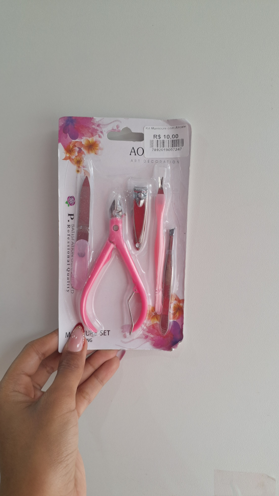 Kit manicure com alicate