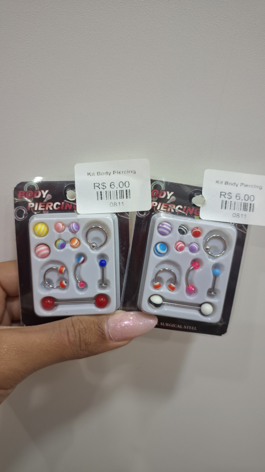 Kit body piercing