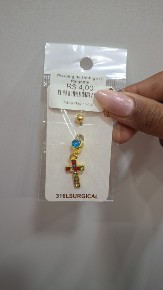 Piercing de umbigo com pingente