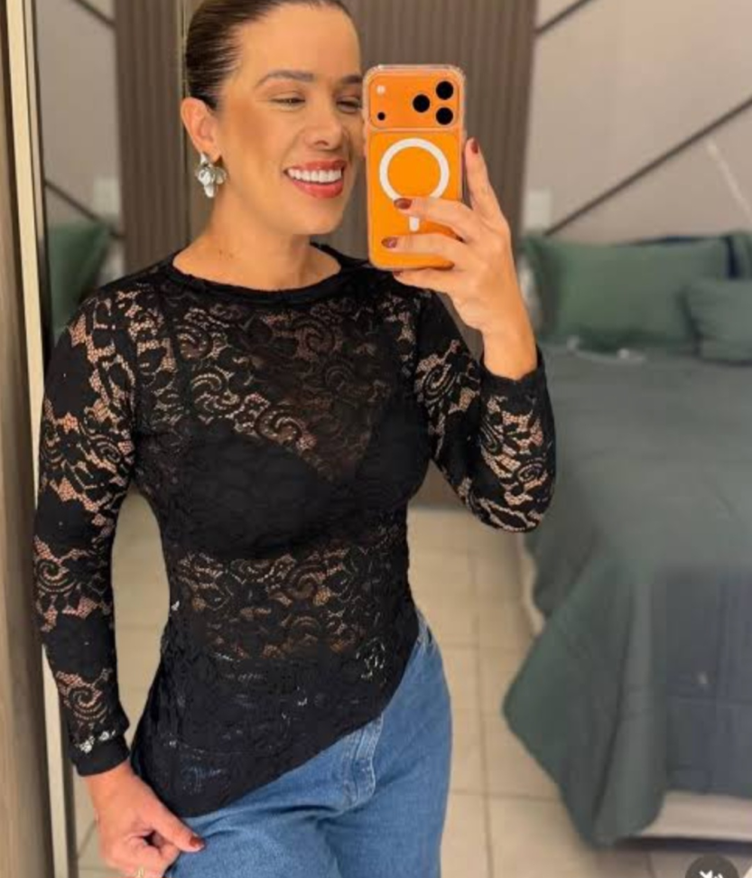 Blusa assimétrica de renda 987