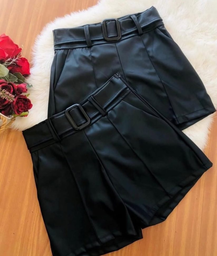 Short couro fivela 2 595