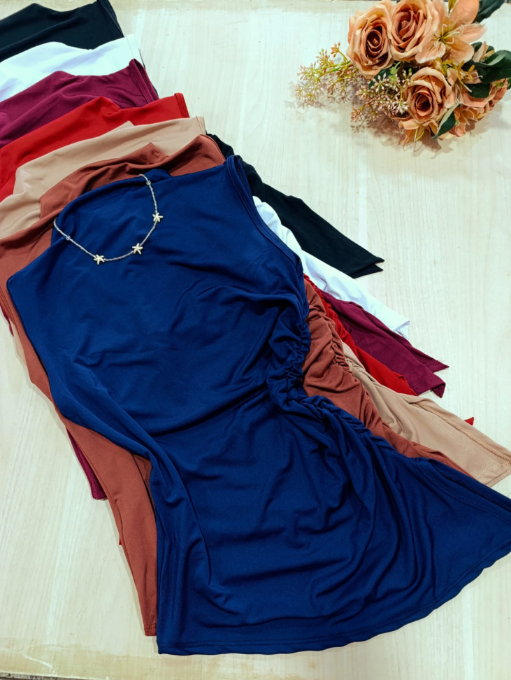 blusa assimetrica gola alta 255