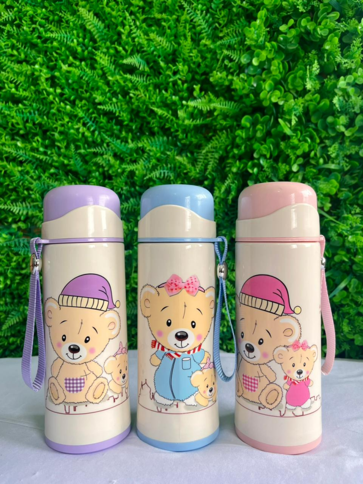 GARRAFA DECORADA COM FUNDO DE VIDRO (INFANTIL) - CAPACIDADE: 500 ML (CORES VARIADAS)