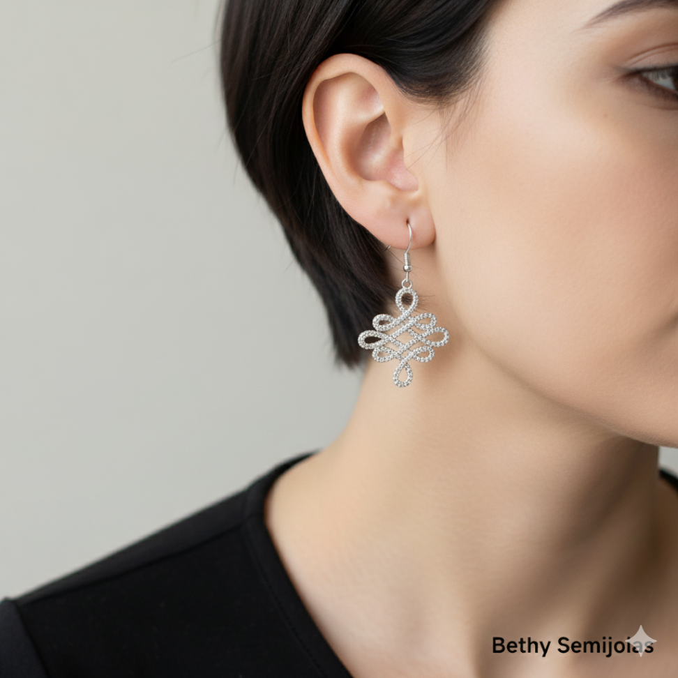Brinco anzol cravejado de zircônias - #2
