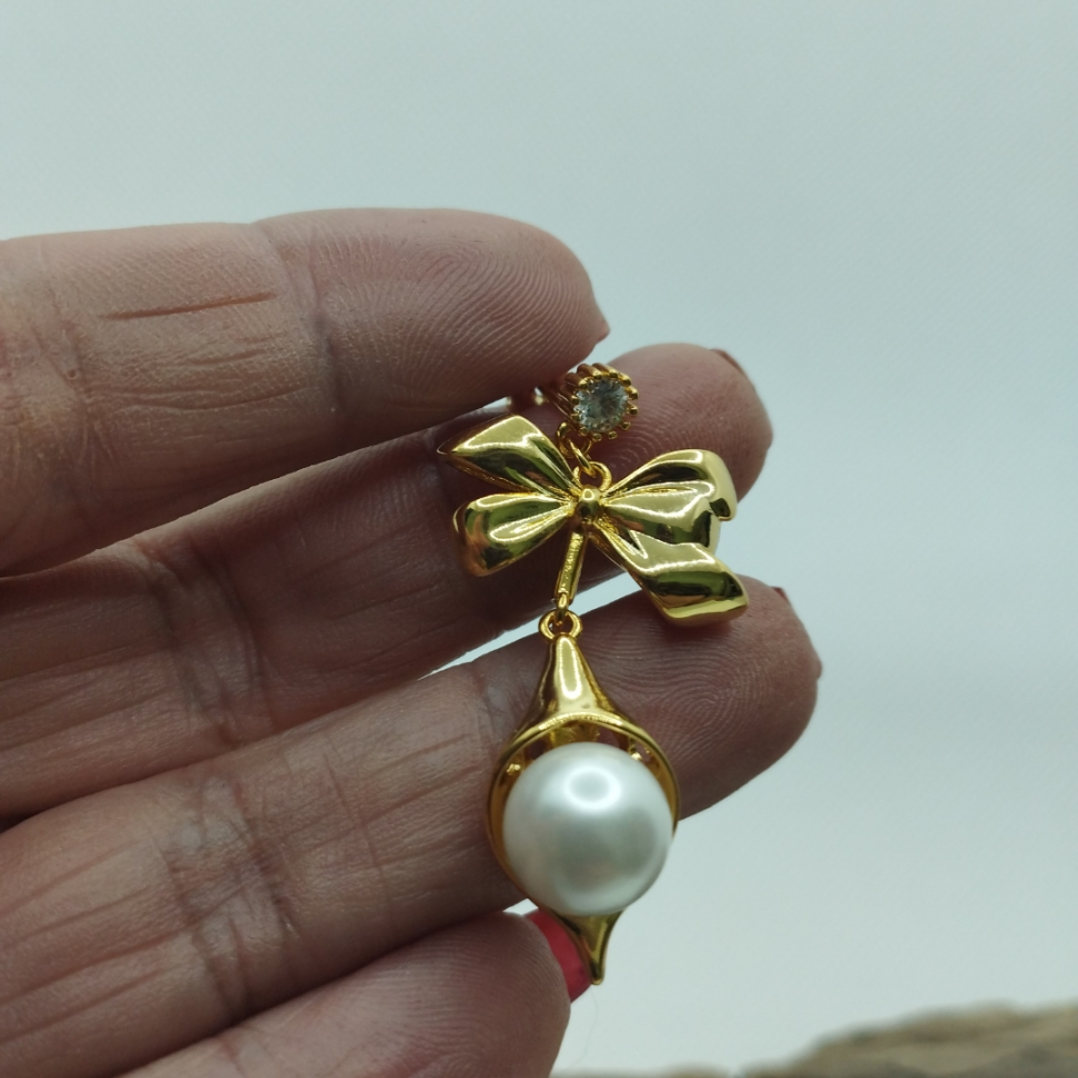 Brinco Laço  com pingente pérola folheado - #3