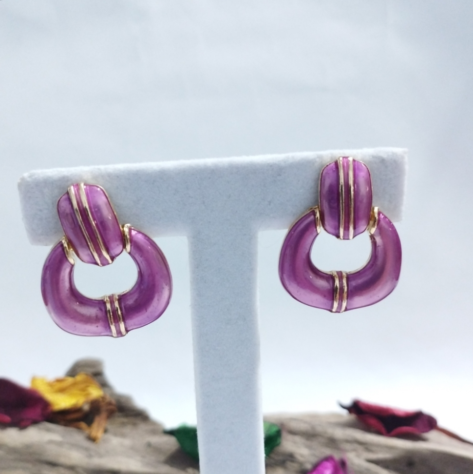 Brinco quadrado esmaltado de frente lilás - #2