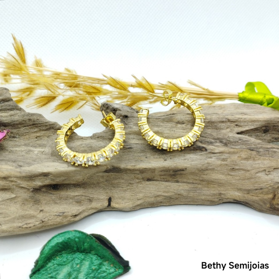 Argola cravejada de zircônias - #2