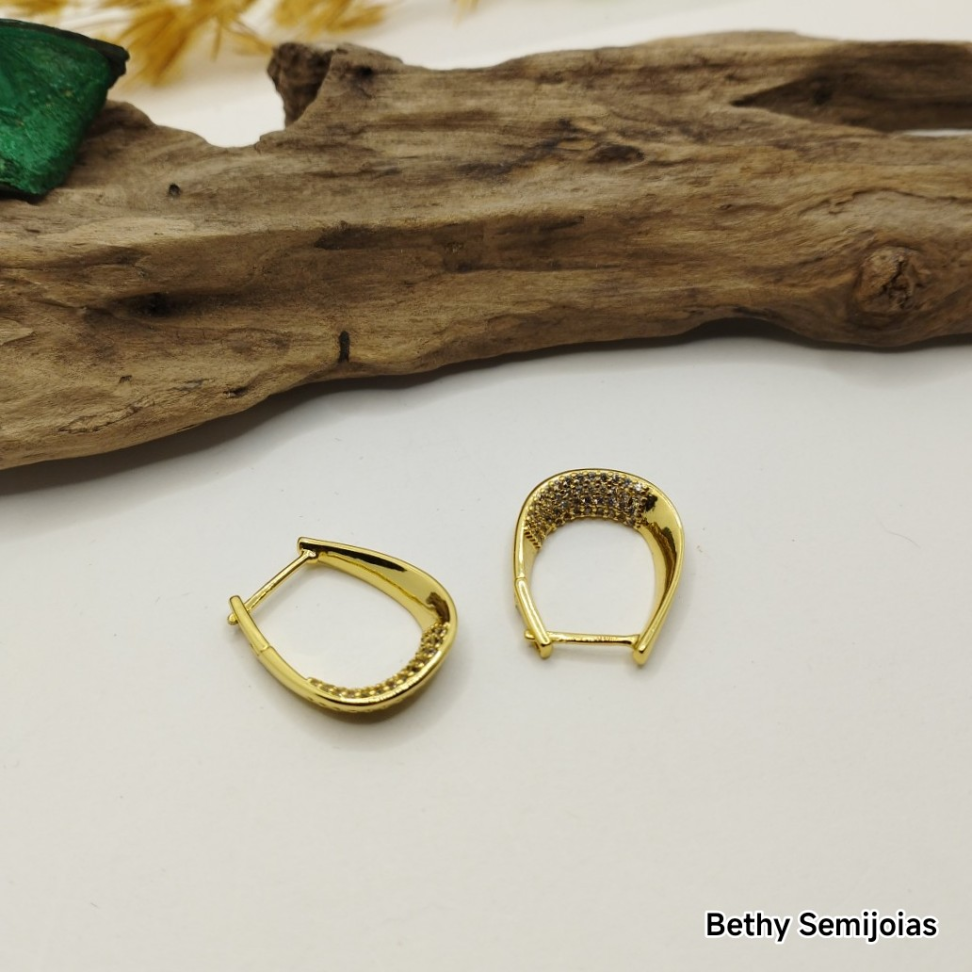 Argola cravejada de zircônias interna - #3