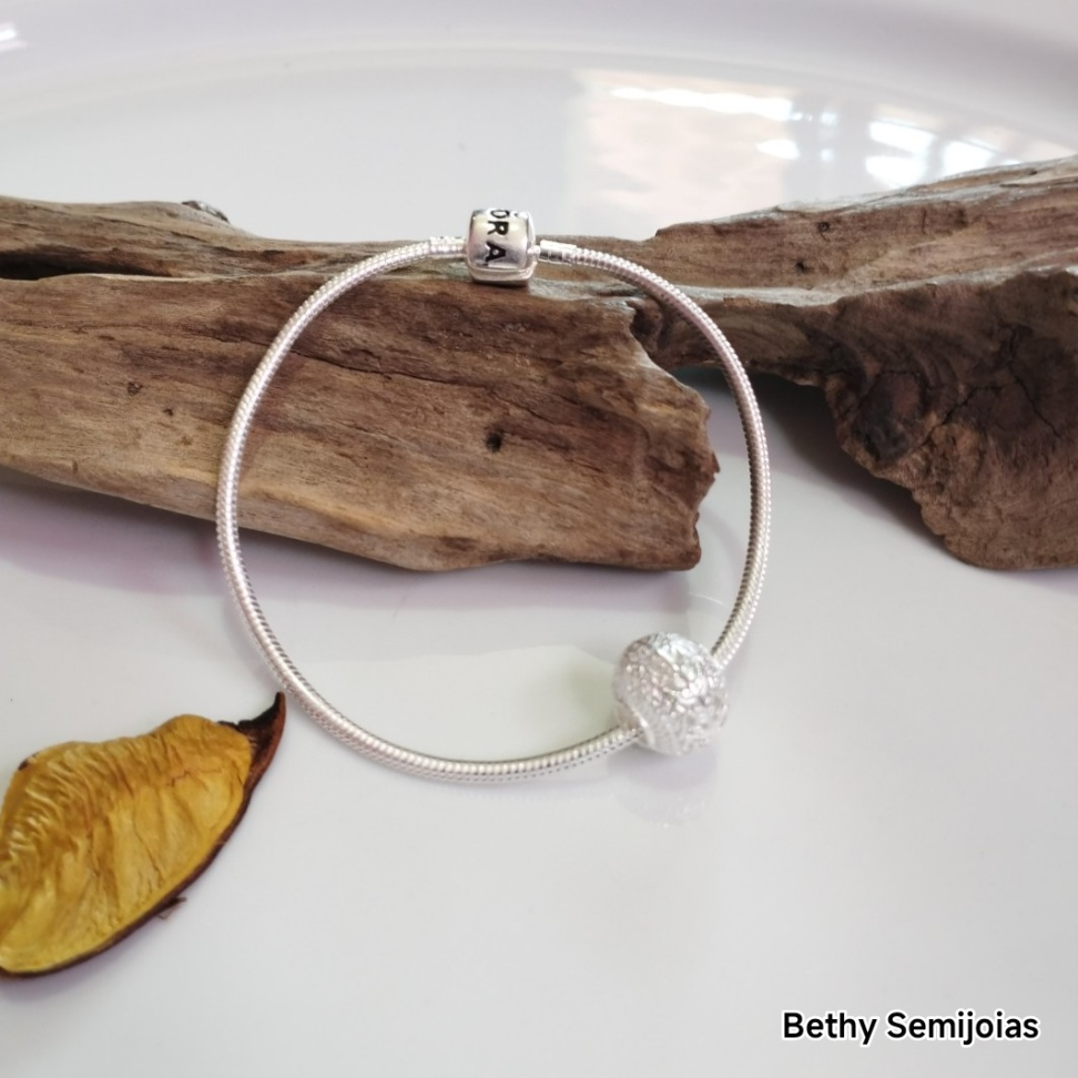 Berloque entremeio vazado - #1