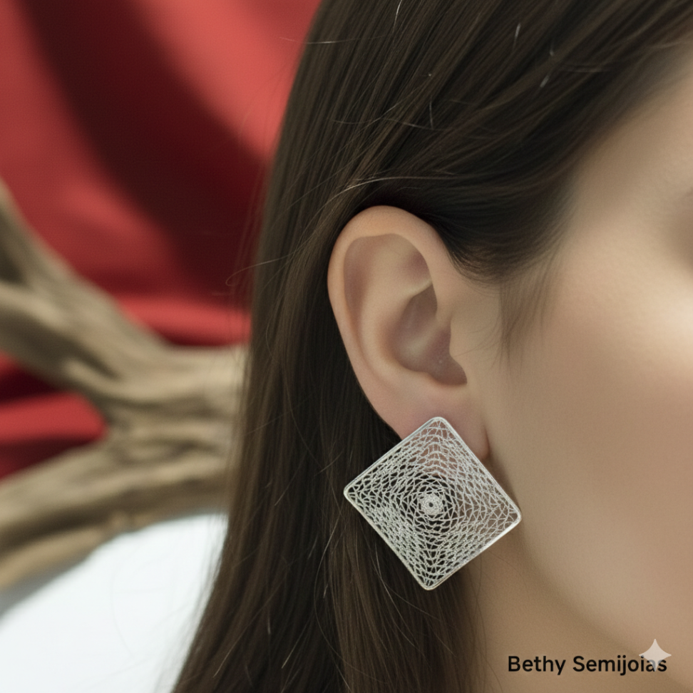 Brinco ródio quadrado vazado - #2