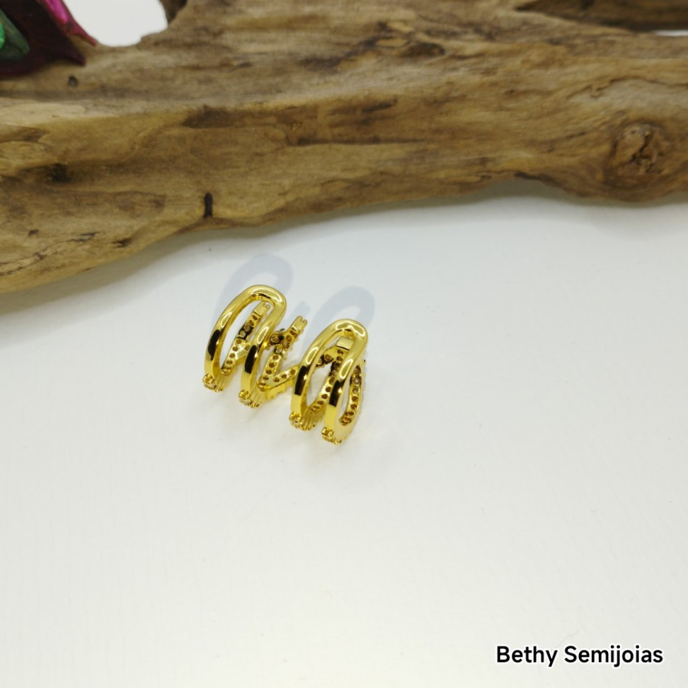 Piercing cravejado - #1