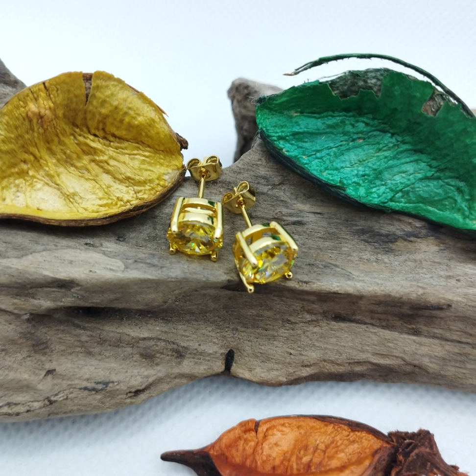 Brinco ponto de luz solitario folheado a ouro zircônia amarela 8mm - #4