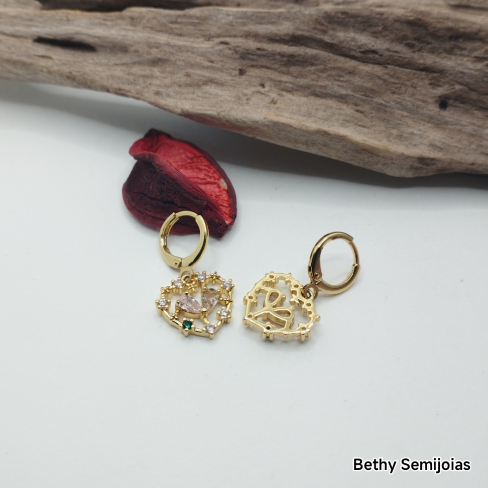 Argola com pingente coração cravejado folheado a ouro - #4