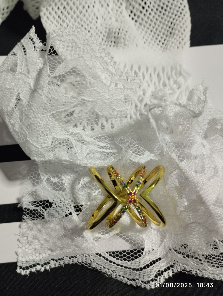 Anel Luxo Formato Seta cruzado no meio cravejado cristal - #5