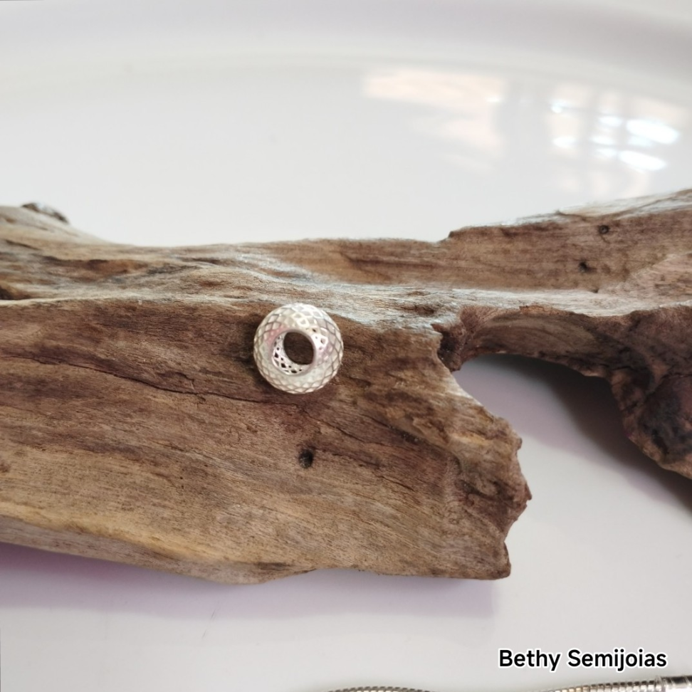 Berloque entremeio vazado - #1