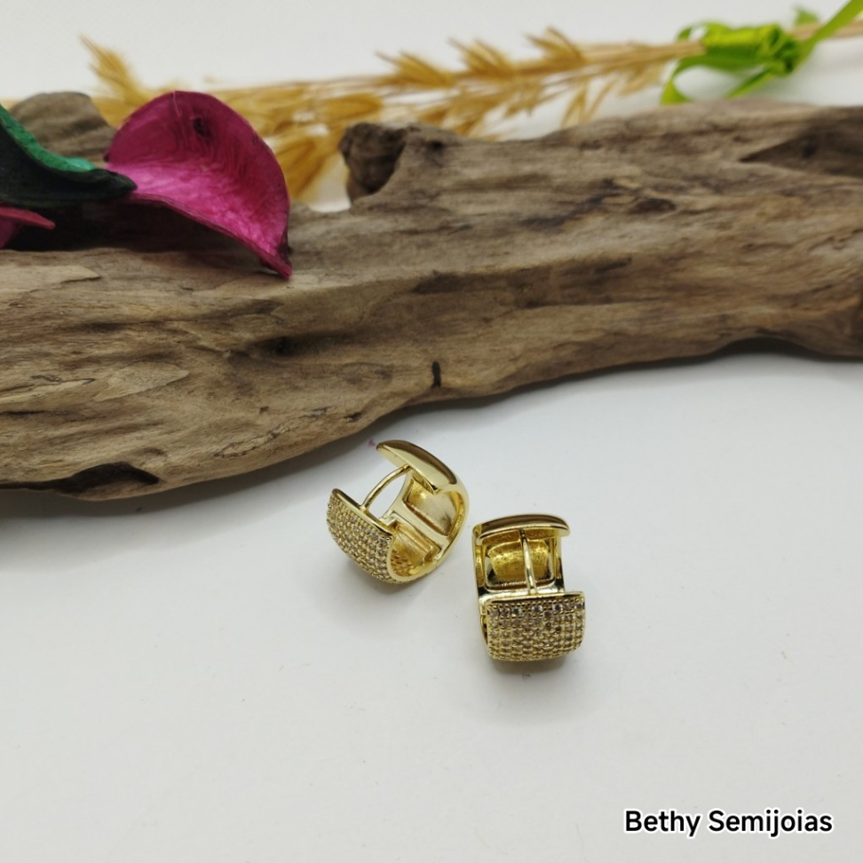 Argola larga cravejada de zircônia - #3