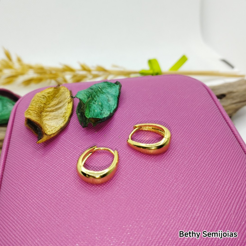 Argola lisa oval 1,5 cm - #3