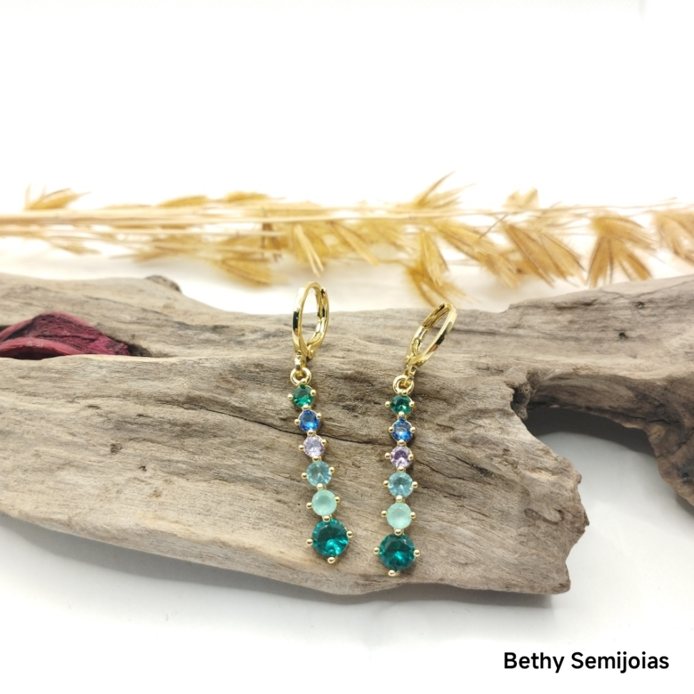 Argolinha com zircônias coloridas crescentes folheada a ouro - #3