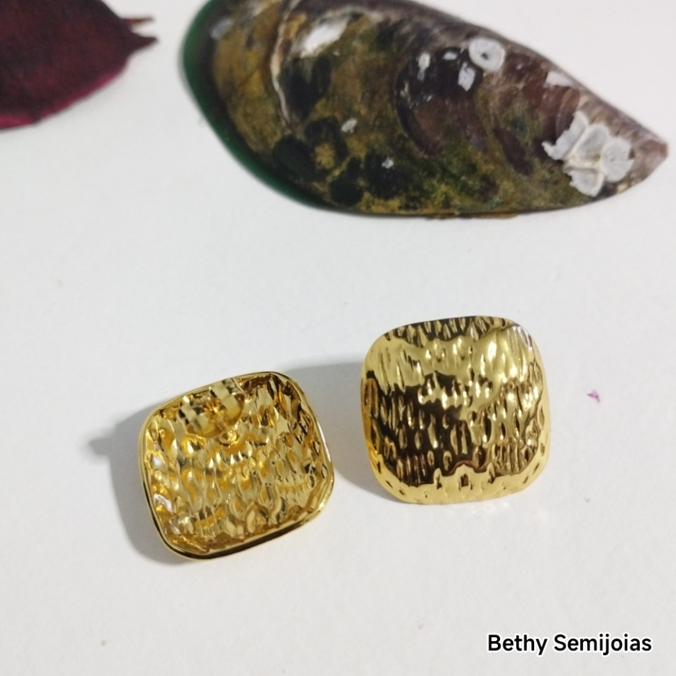 Brinco quadrado martelado folheado - #3